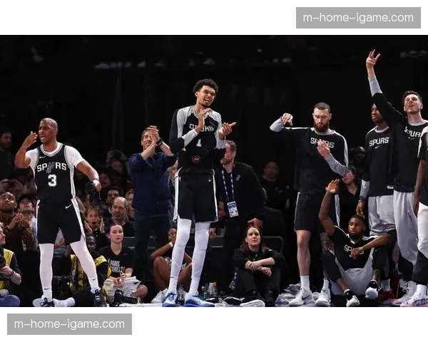 马刺防守端压迫性策略 造成步行者16次失误转化为得分 马刺防守端压迫性策略 造成步行者16次失误转化为得分